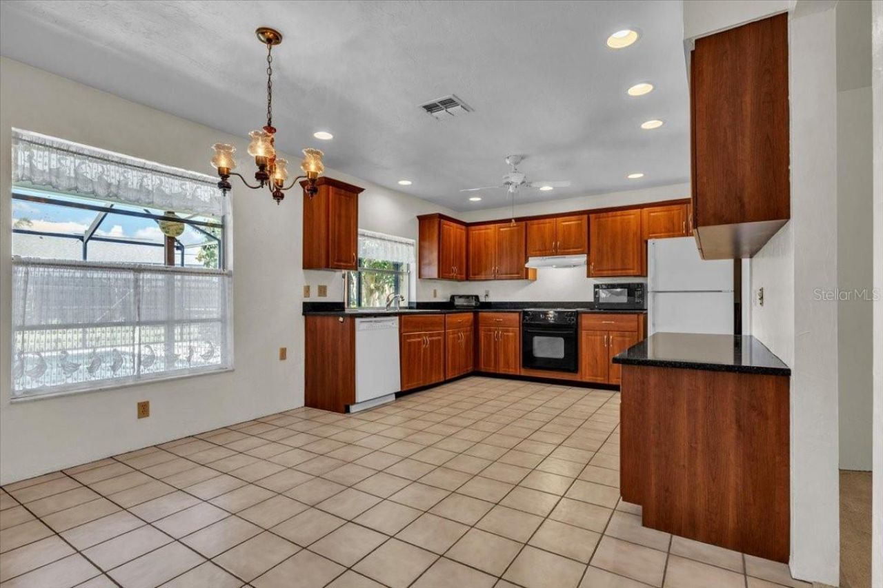 5012 Palm Aire Drive, Sarasota, FL 34243 Photo