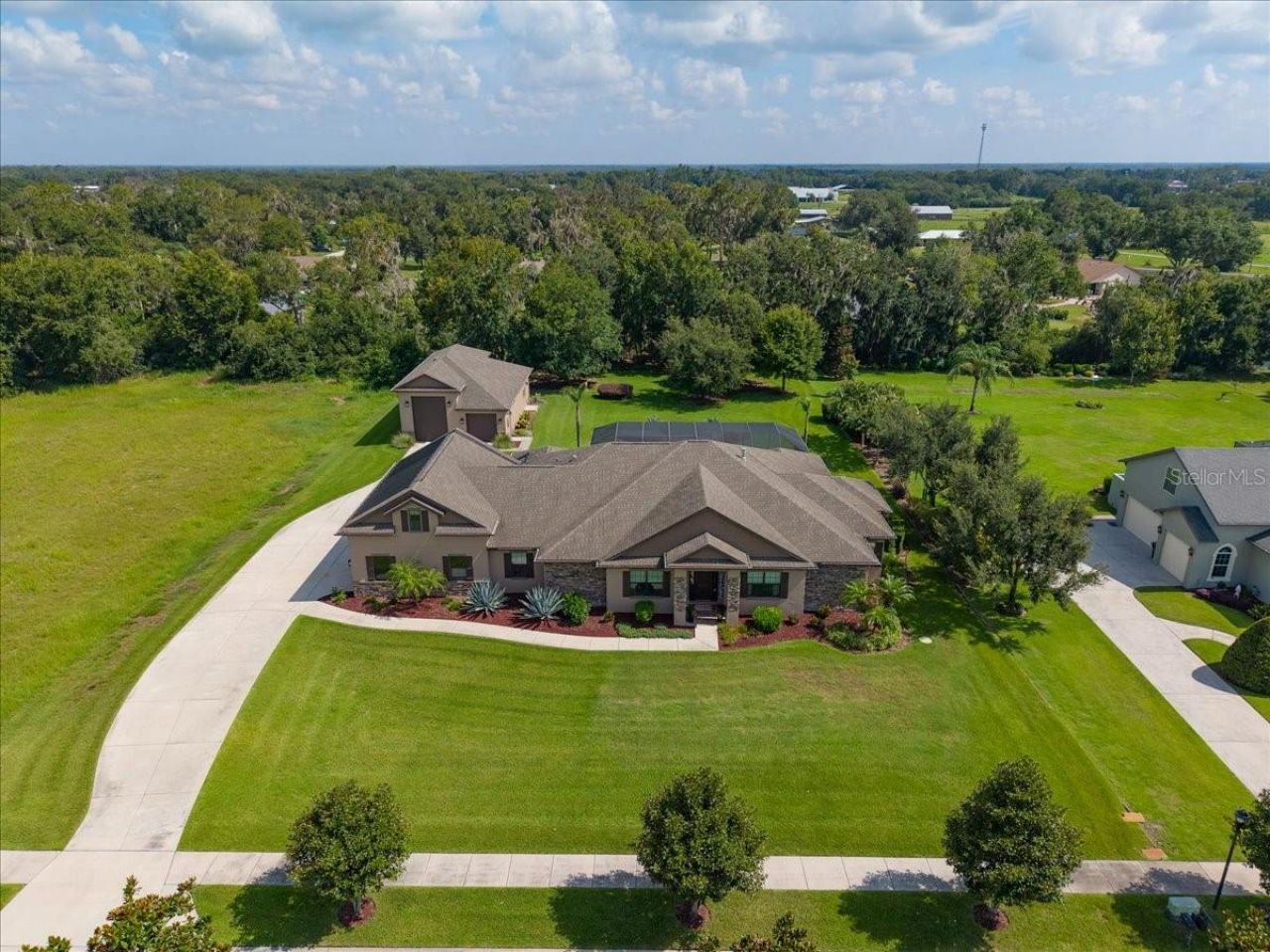 408 Hawk Talon Drive, Lithia, FL 33547 Photo