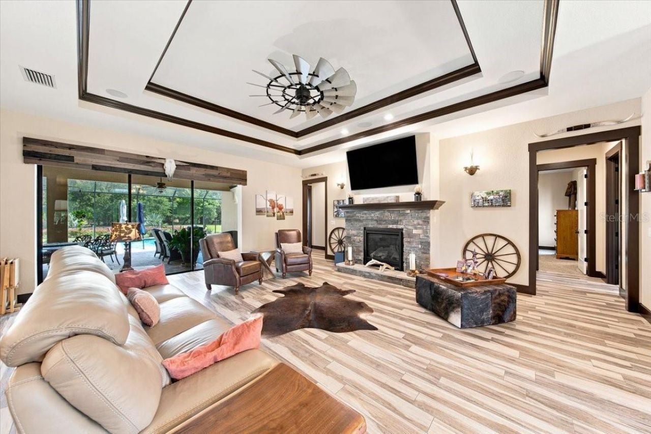 408 Hawk Talon Drive, Lithia, FL 33547 Photo