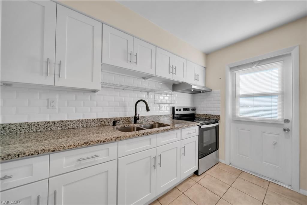 11 Hamlin Ct, Lehigh Acres, FL 33936 Photo