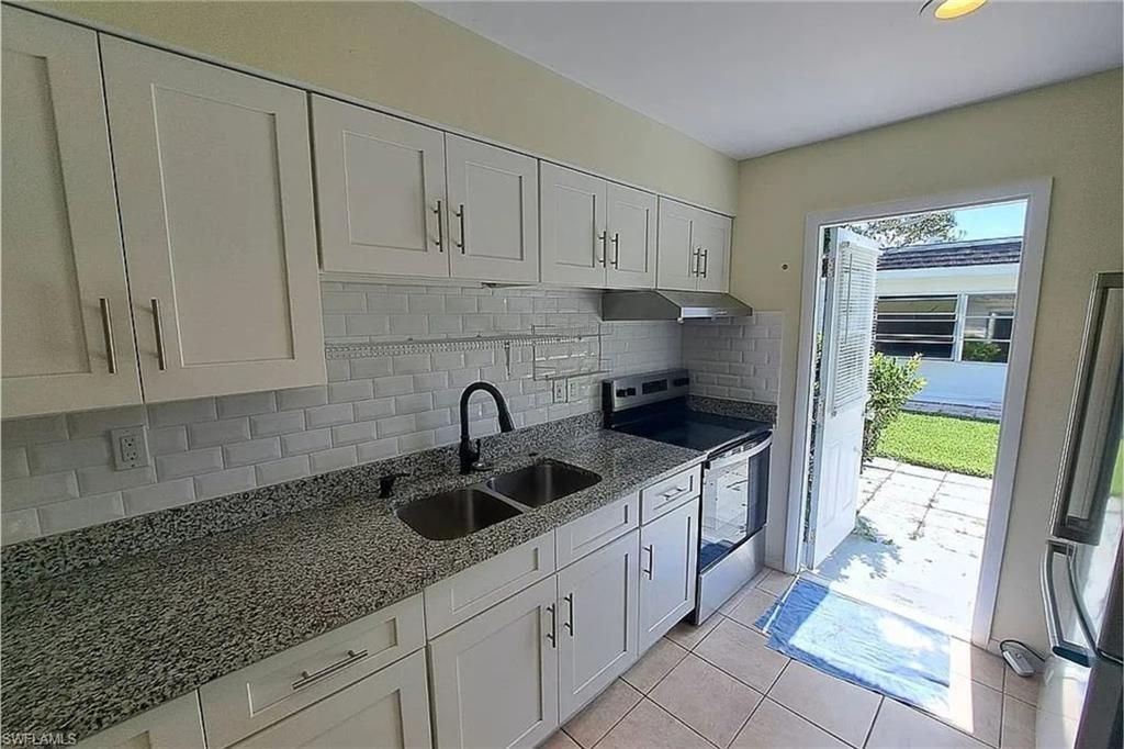 11 Hamlin Ct, Lehigh Acres, FL 33936 Photo