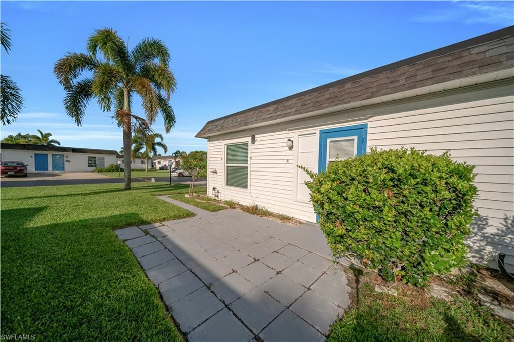 11 Hamlin Ct, Lehigh Acres, FL 33936 Photo