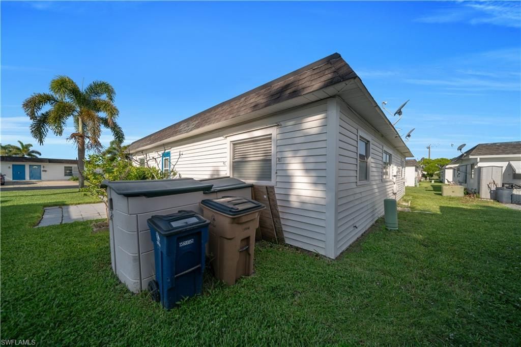 11 Hamlin Ct, Lehigh Acres, FL 33936 Photo