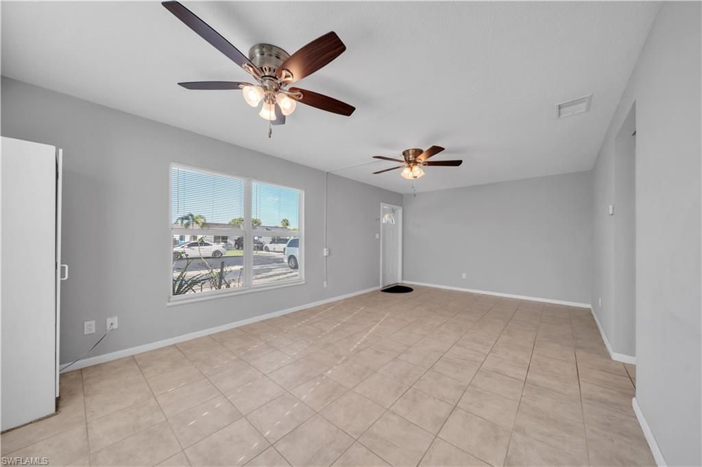 11 Hamlin Ct, Lehigh Acres, FL 33936 Photo