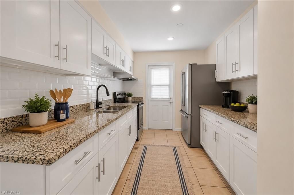 11 Hamlin Ct, Lehigh Acres, FL 33936 Photo
