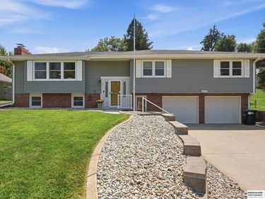 12073 Westover Road, Omaha, NE 68154