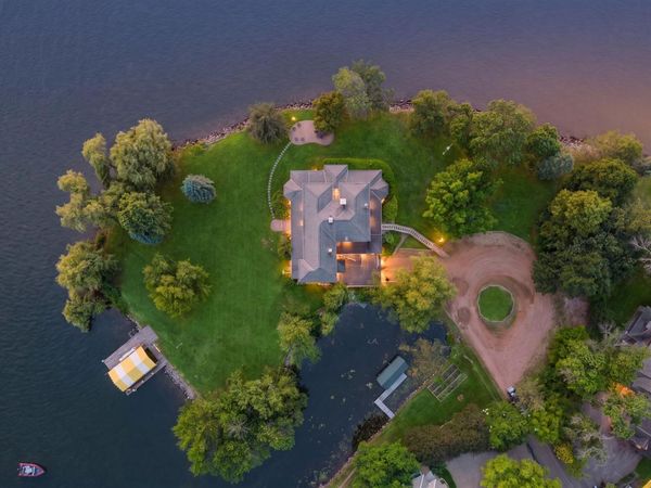 3845 Northome Road , Deephaven, MN 55391