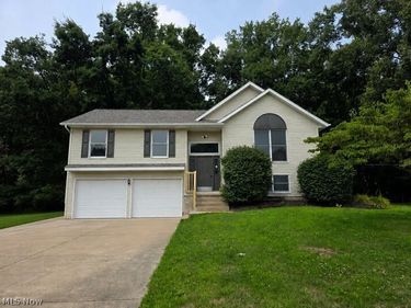 5177 Emil Avenue SW, Navarre, OH 44662