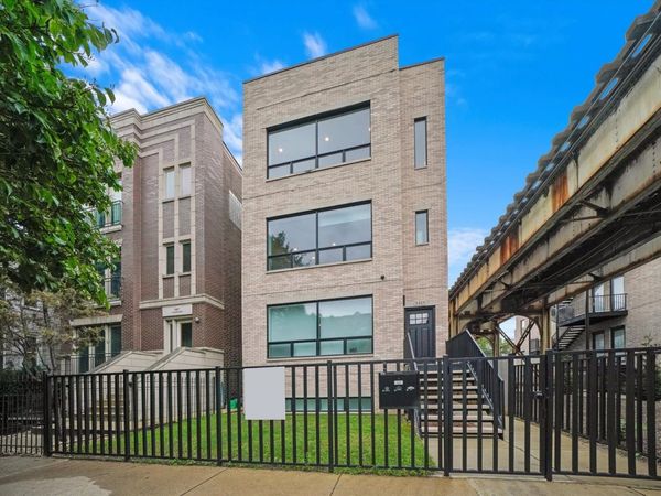 3415 N Bosworth Avenue , Unit 2, Chicago, IL 60657