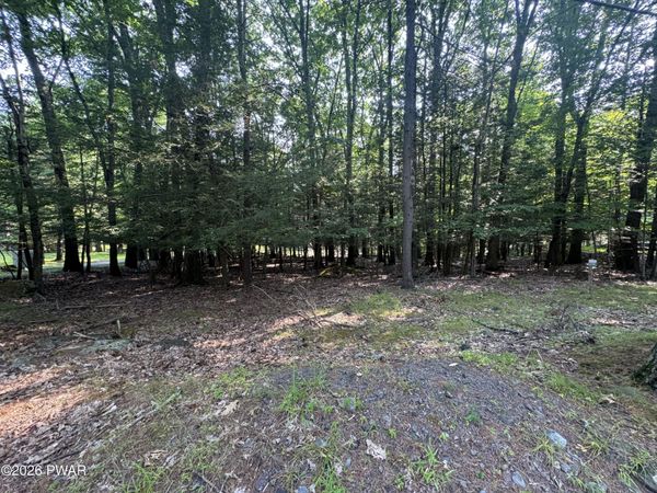 Lakeshore Drive, Lakeville, PA 18438