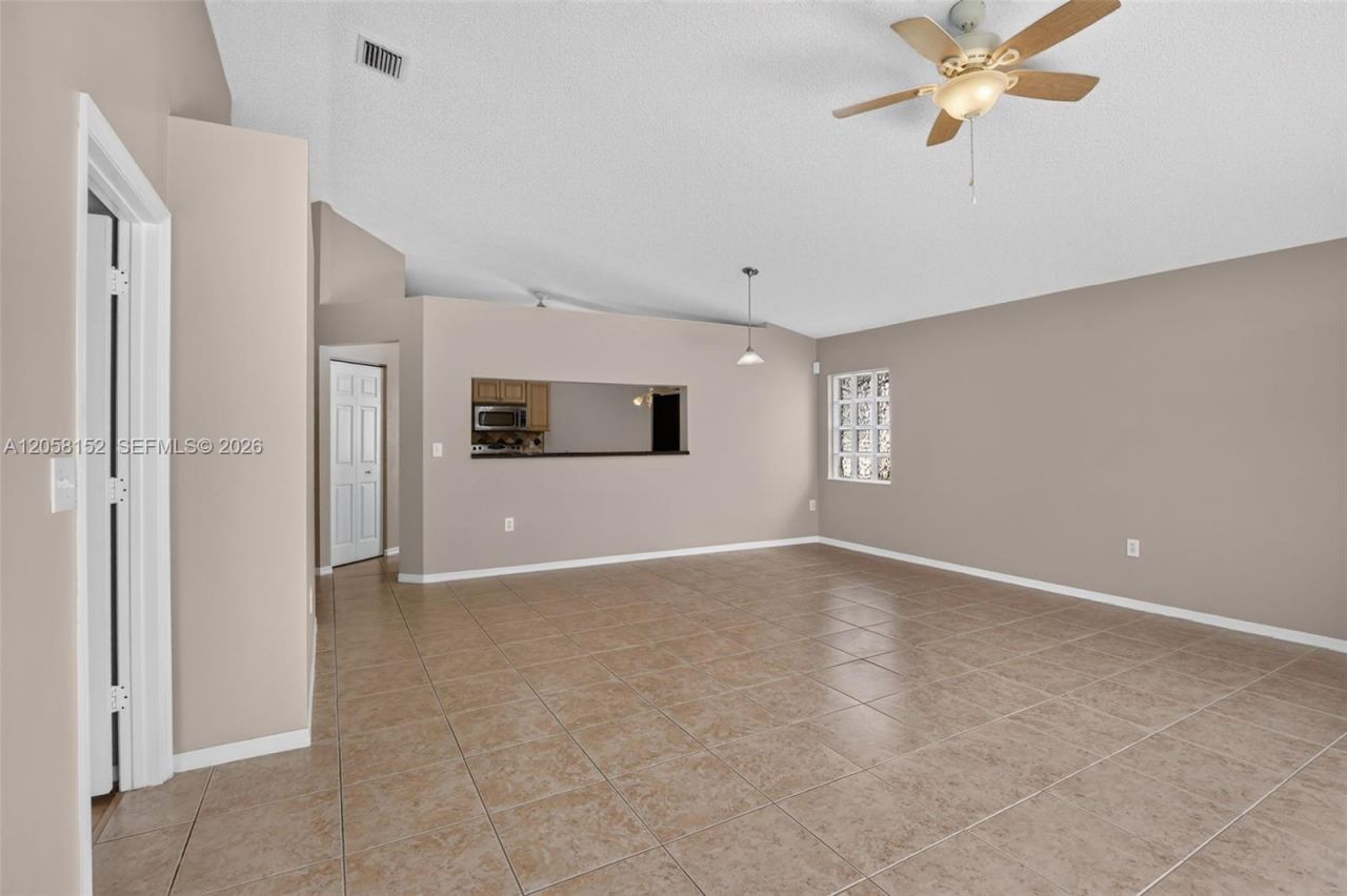 16249 NW 24th St, Pembroke Pines, FL 33028 Photo