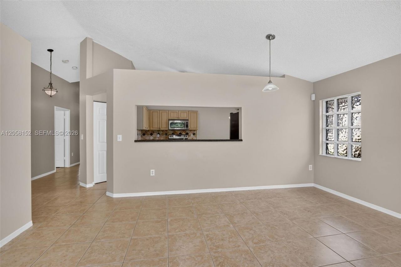 16249 NW 24th St, Pembroke Pines, FL 33028 Photo