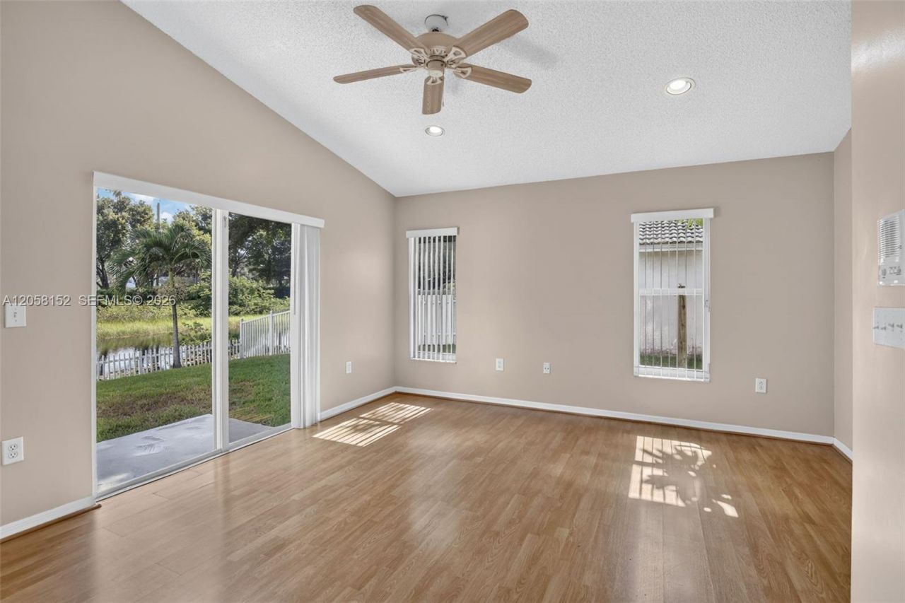 16249 NW 24th St, Pembroke Pines, FL 33028 Photo