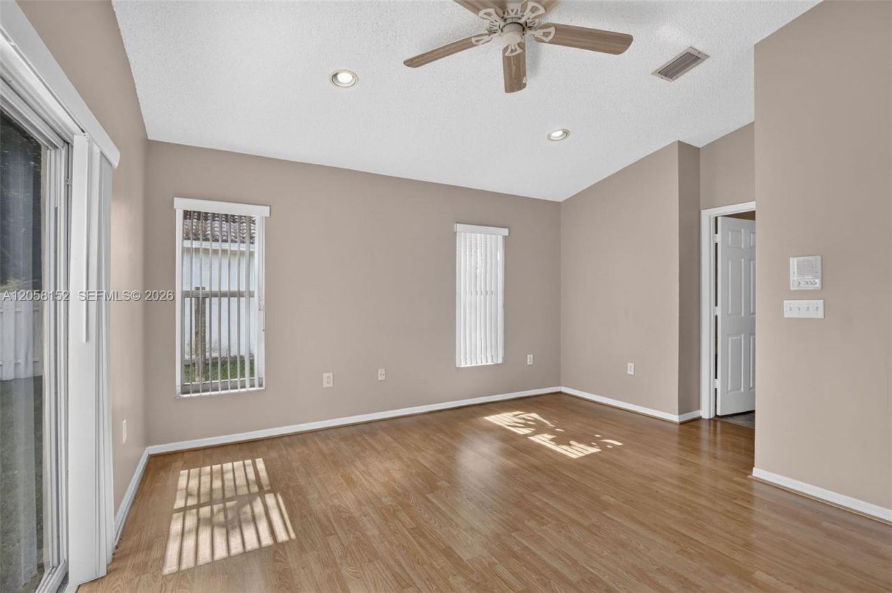16249 NW 24th St, Pembroke Pines, FL 33028 Photo