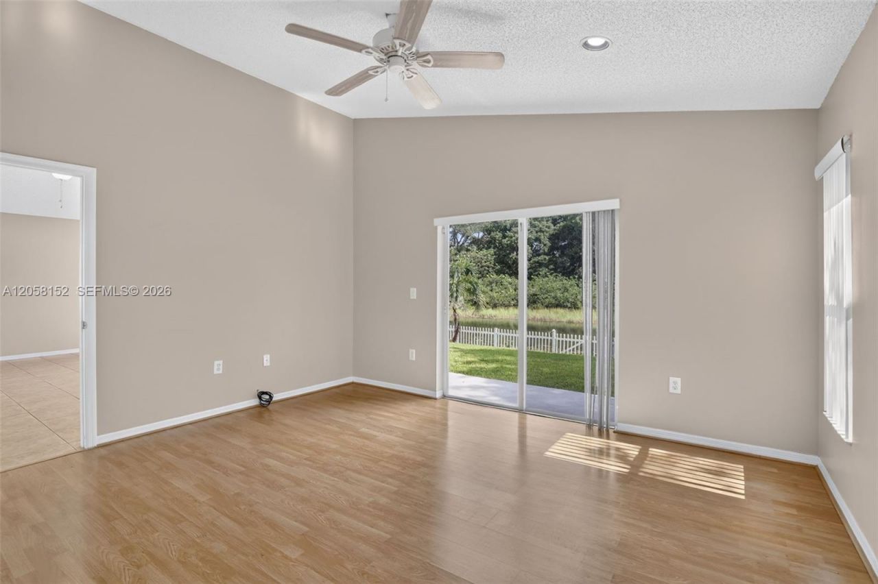 16249 NW 24th St, Pembroke Pines, FL 33028 Photo