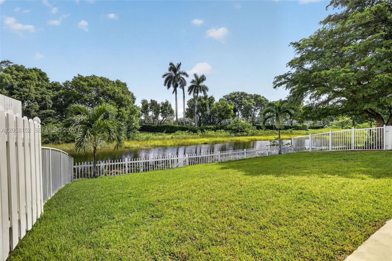 16249 NW 24th St, Pembroke Pines, FL 33028 Photo