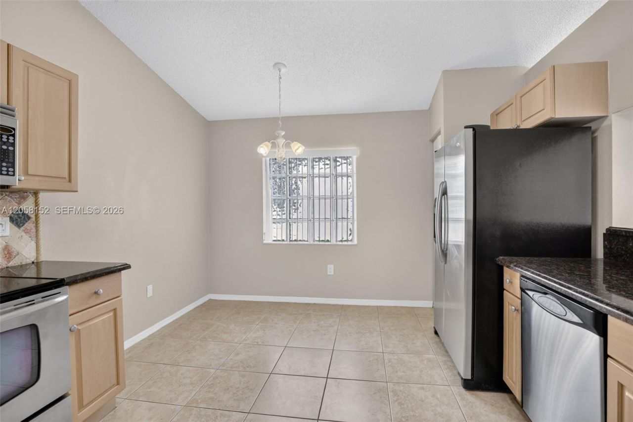 16249 NW 24th St, Pembroke Pines, FL 33028 Photo