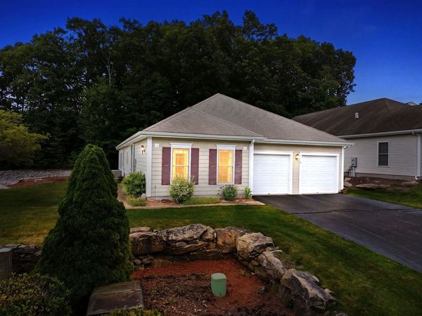 12 Summerfield Dr, Unit 12, Uxbridge, MA 01569