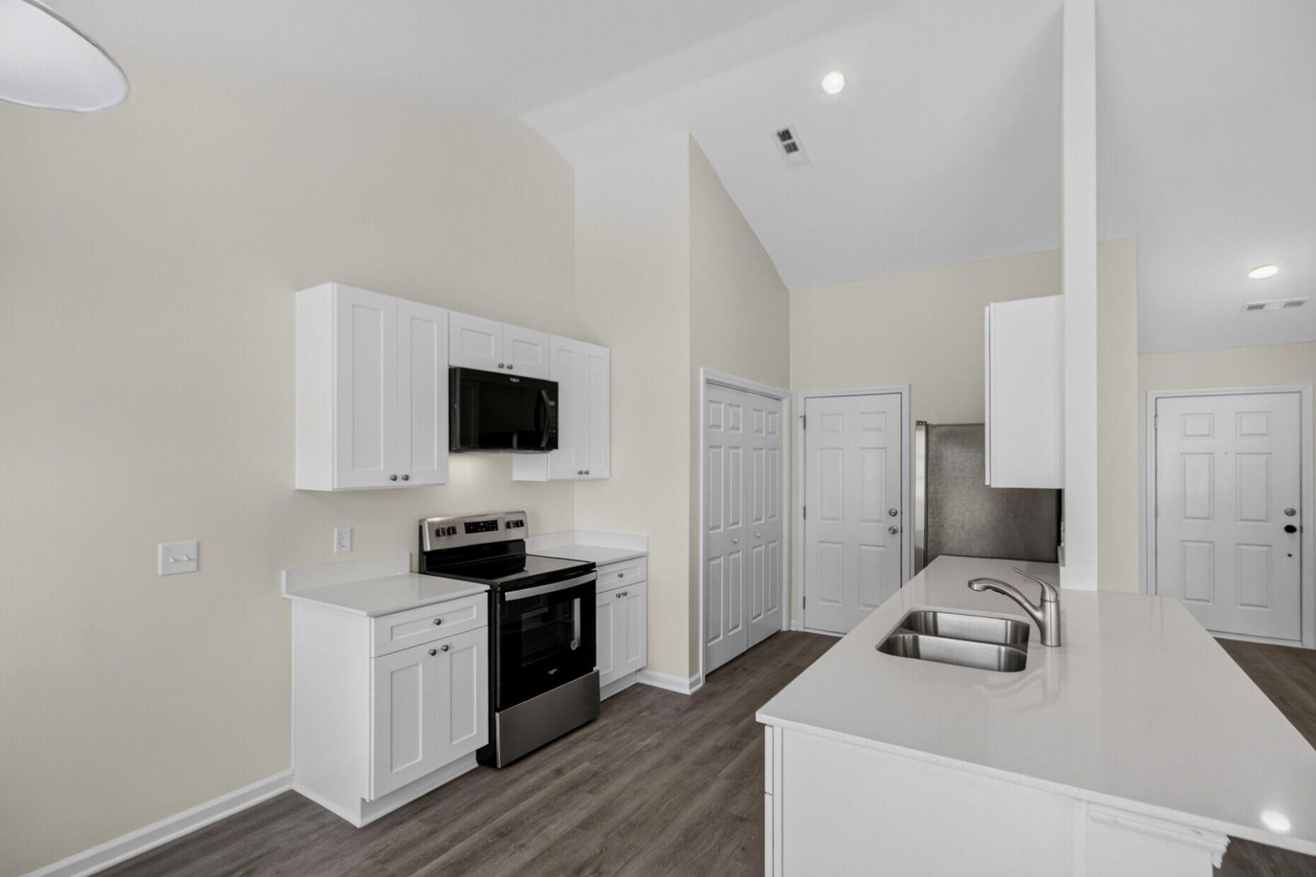 425 Watershed Drive Photo 12