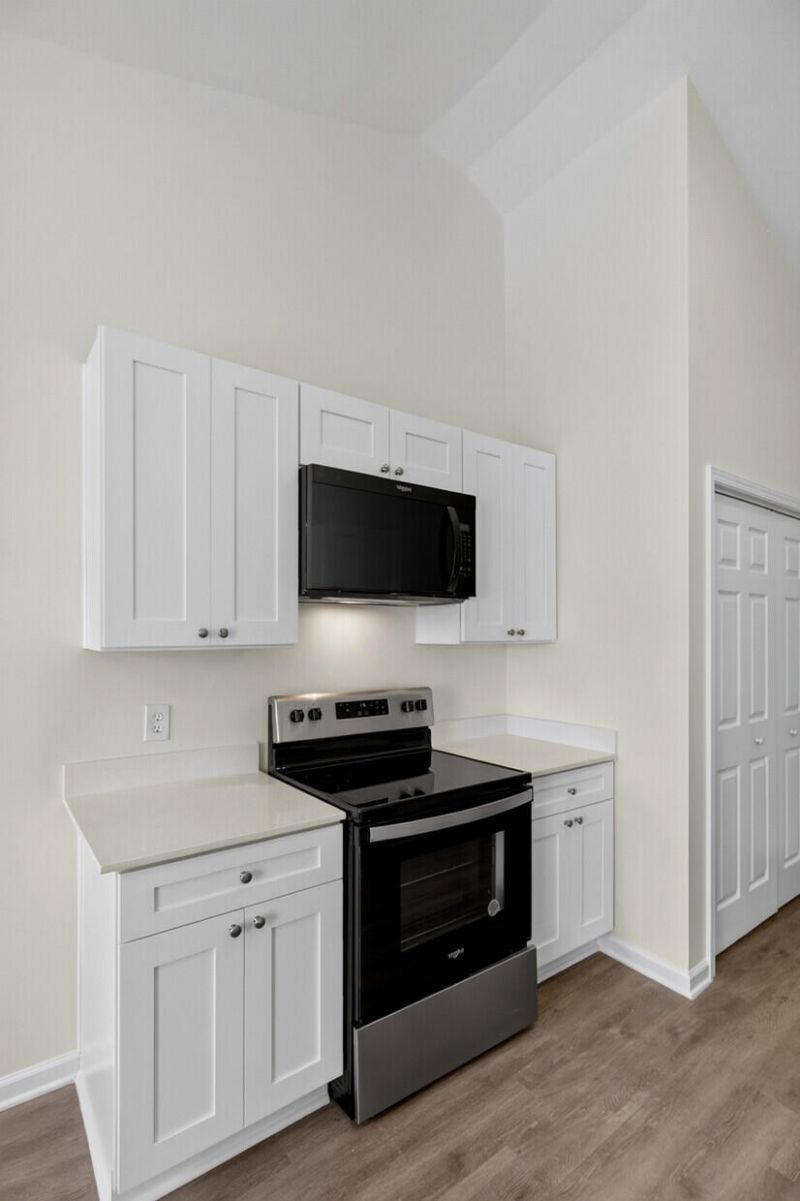 425 Watershed Drive Photo 15