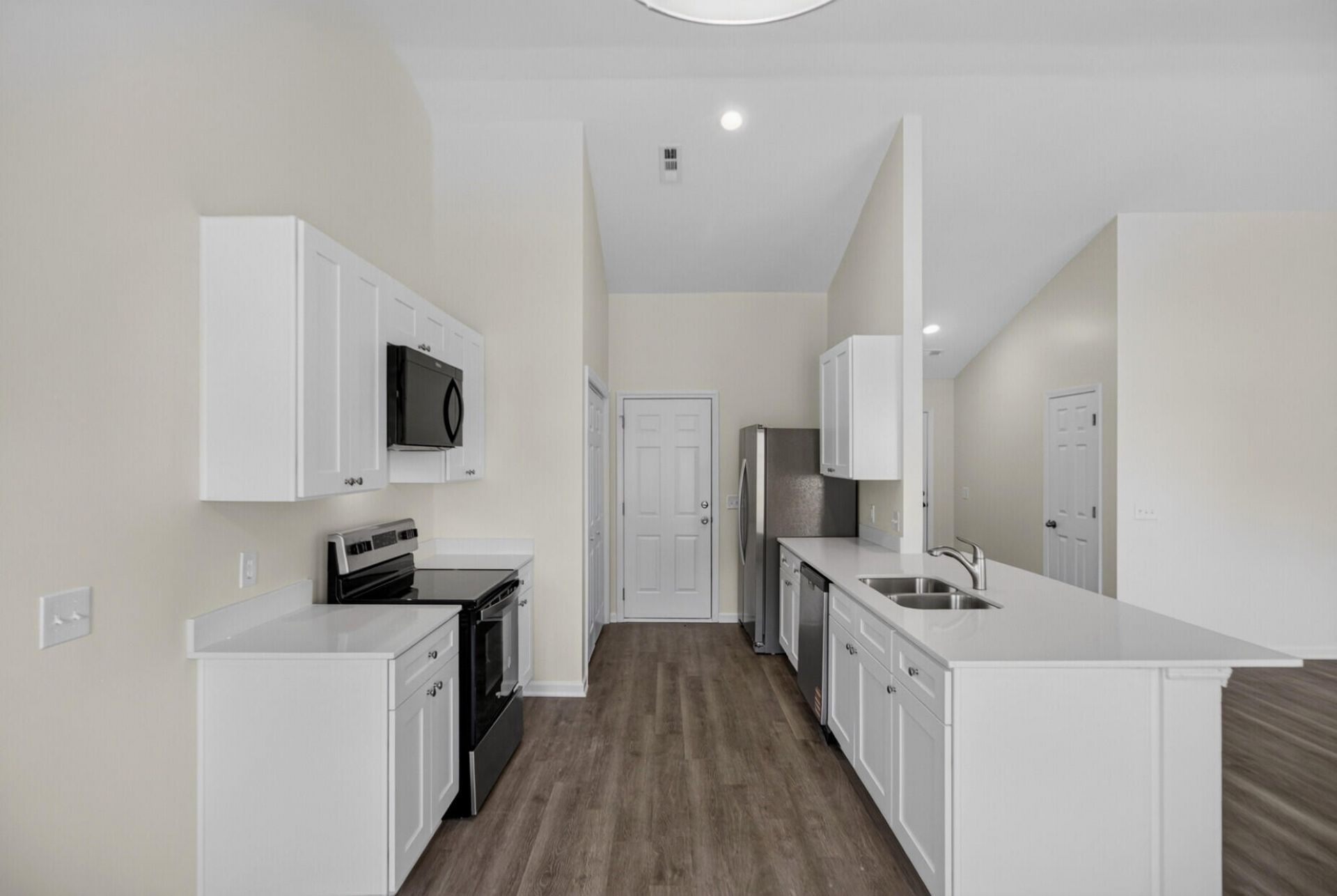 425 Watershed Drive Photo 18