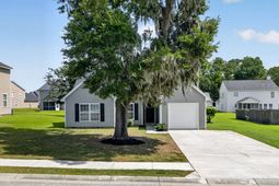 425 Watershed Drive photo 4