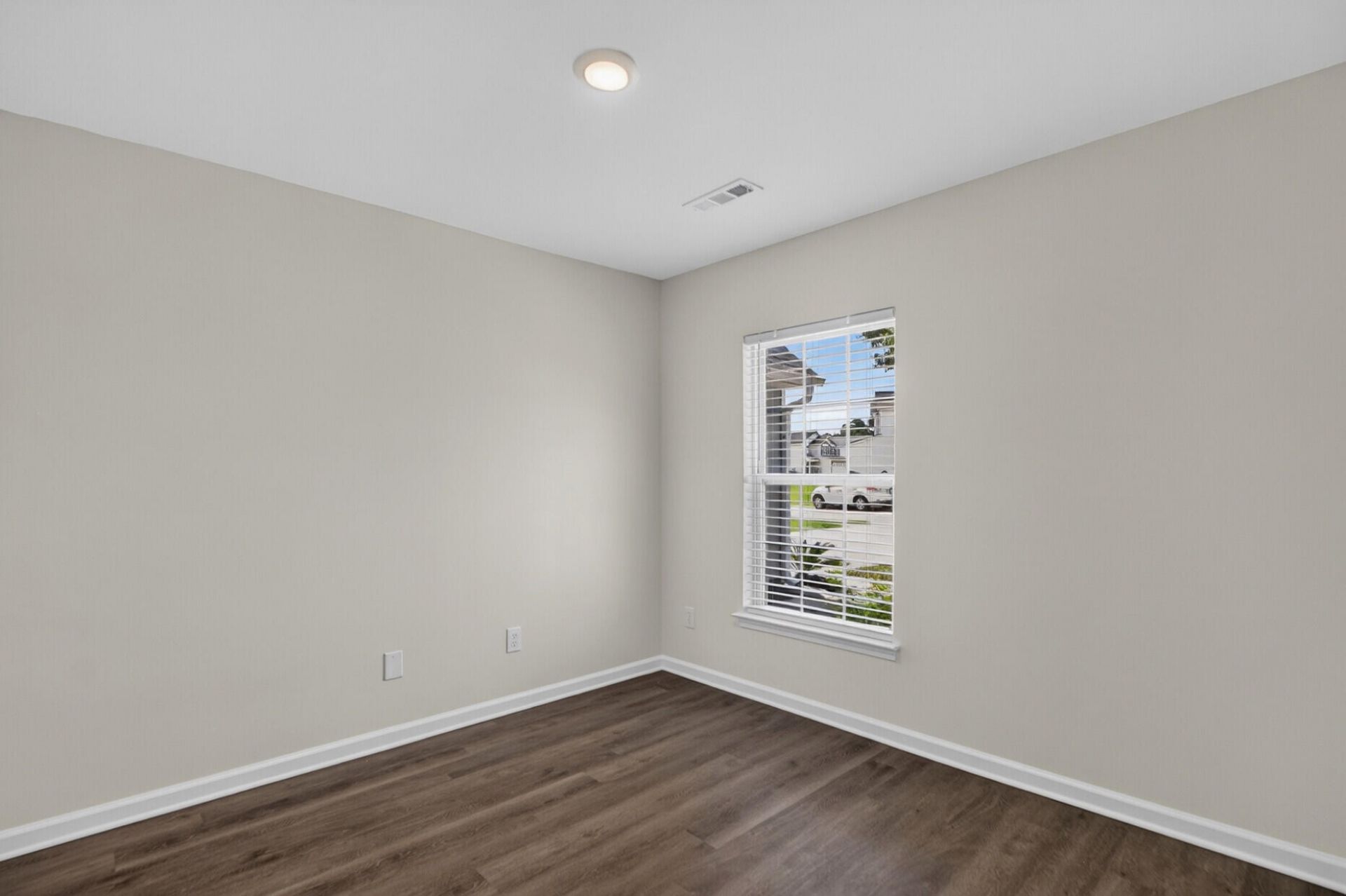 425 Watershed Drive Photo 24