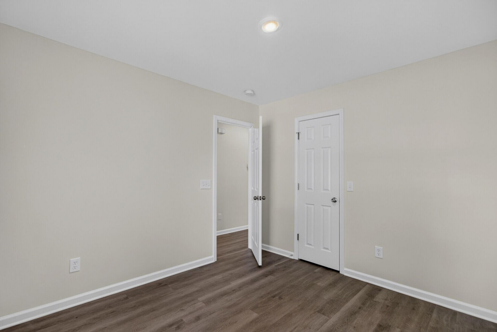 425 Watershed Drive Photo 25