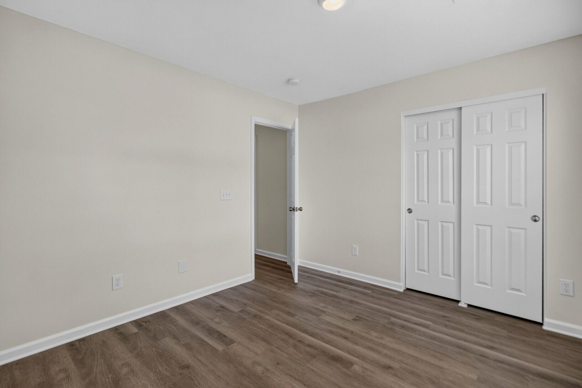 425 Watershed Drive Photo 29