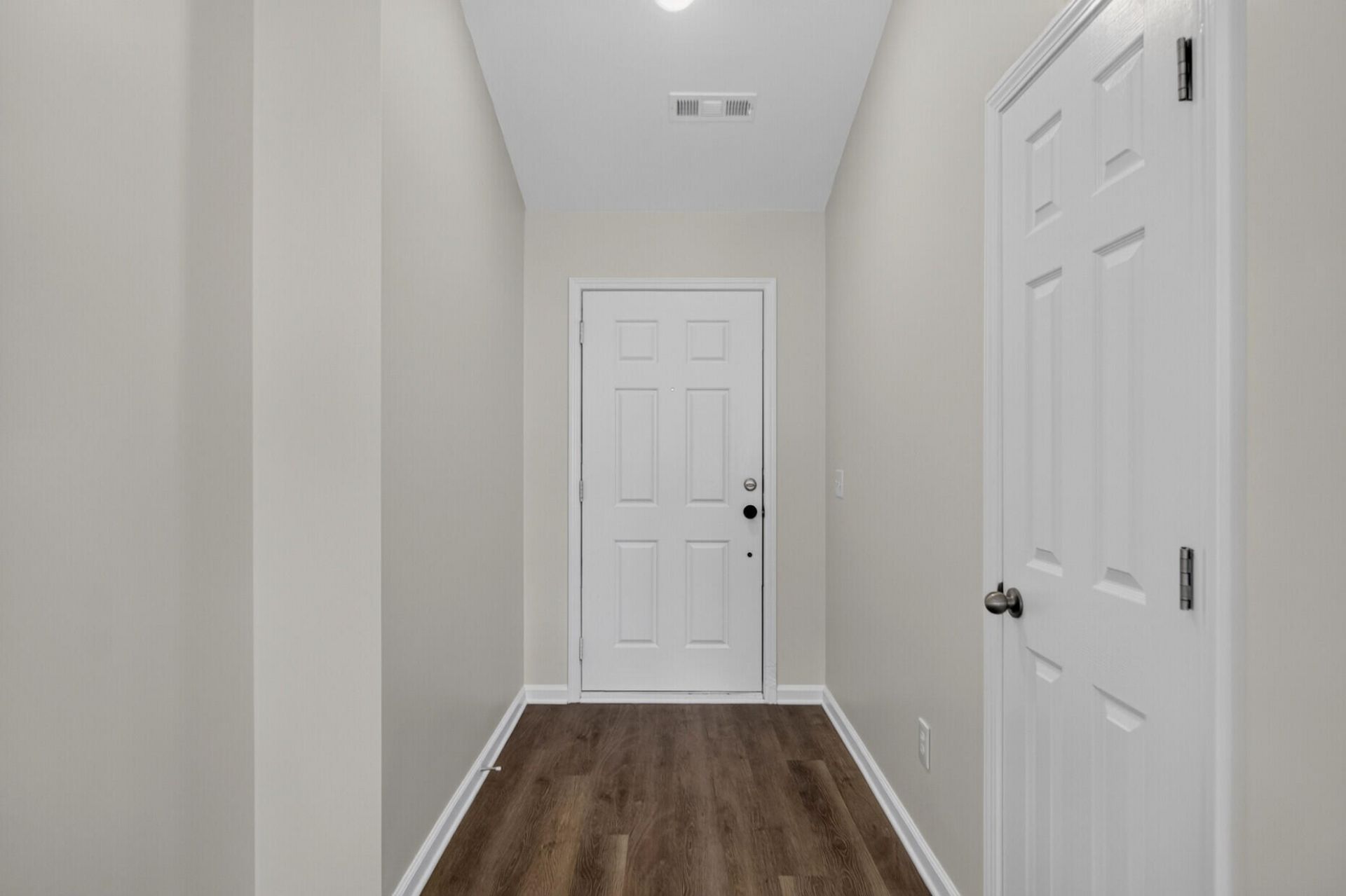 425 Watershed Drive Photo 6