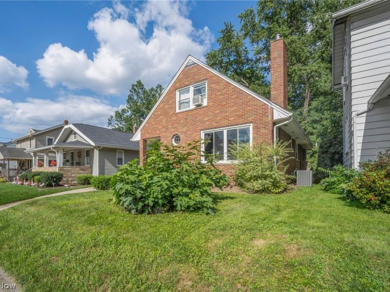 33 Devonshire Drive , Akron, OH 44312 Photo 5