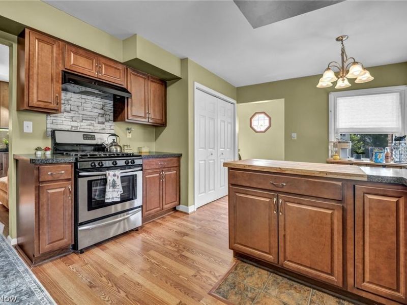 33 Devonshire Drive , Akron, OH 44312 Photo 9