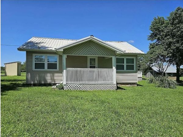 1086 N 100th Road, Baldwin City, KS 66006