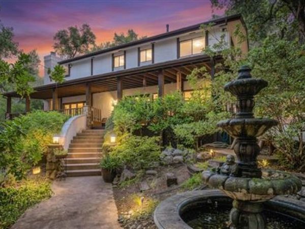 805 Malibu Meadows Drive, Calabasas, CA 91302