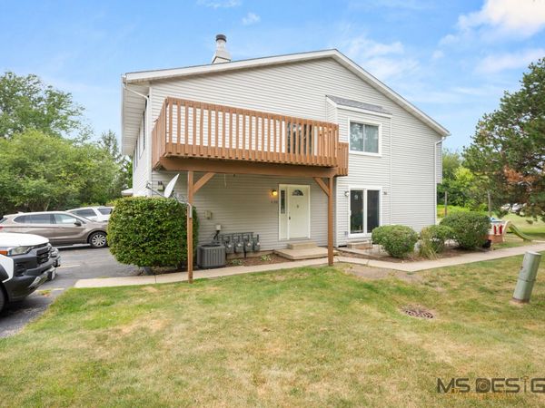 1833 Kerrybrook Court , Sycamore, IL 60178