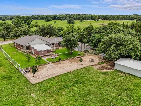 339 Colwell Road, Forestburg, TX 76239
