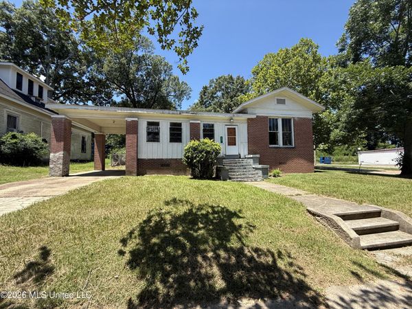 429 N Broadway Street, McComb, MS 39648