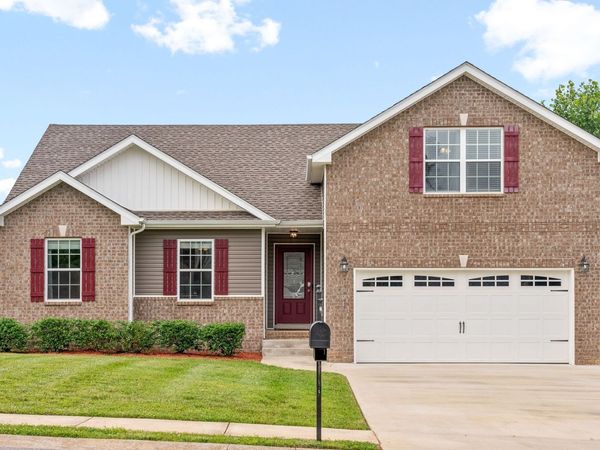 1024 Charles Thomas Dr, Clarksville, TN 37042