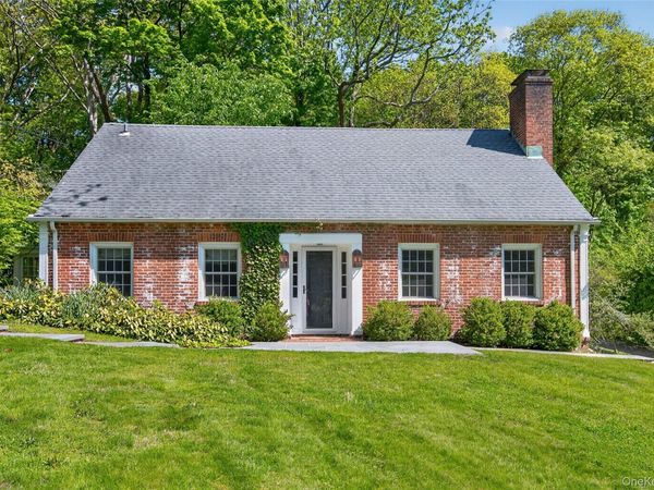 490 Duck Pond Road , Locust Valley, NY 11560