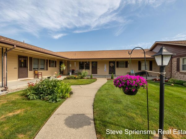 2889 S Wentward Court, Hudsonville, MI 49426