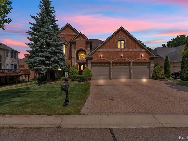 32404 Maria Court , Livonia, MI 48152