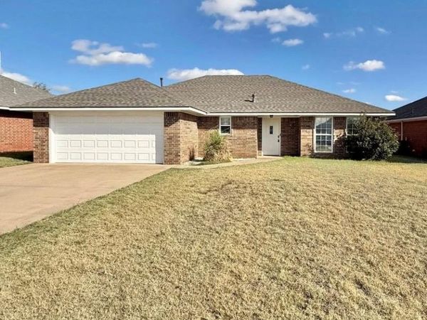 1512 Sommerset Place, Altus, OK 73521