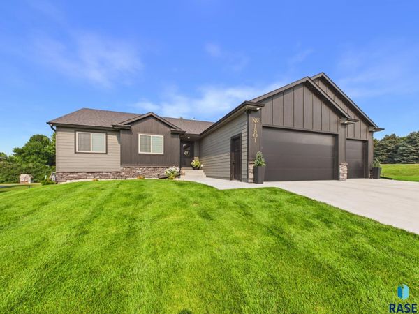1801 S Firefly Dr, Sioux Falls, SD 57110