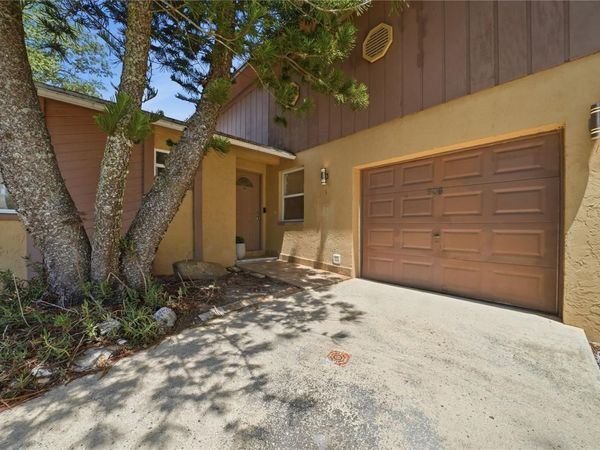 906 CARLTON ROAD , TARPON SPRINGS, FL 34689