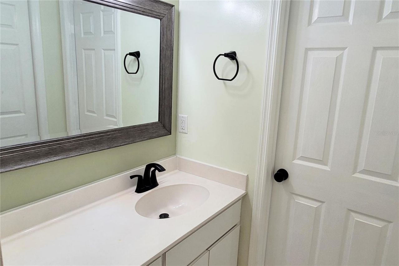 2354 Tami Sola Street, Sarasota, FL 34237 Photo