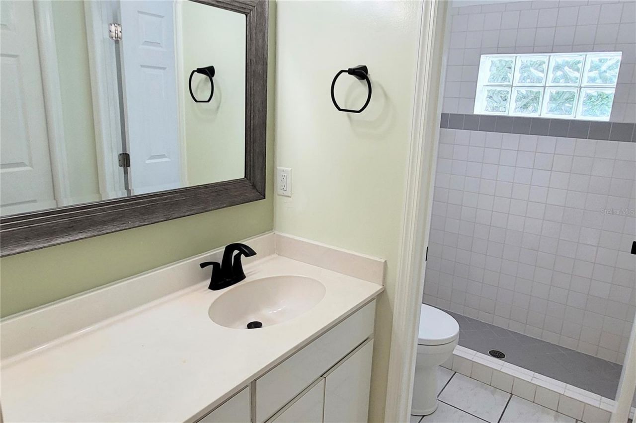 2354 Tami Sola Street, Sarasota, FL 34237 Photo