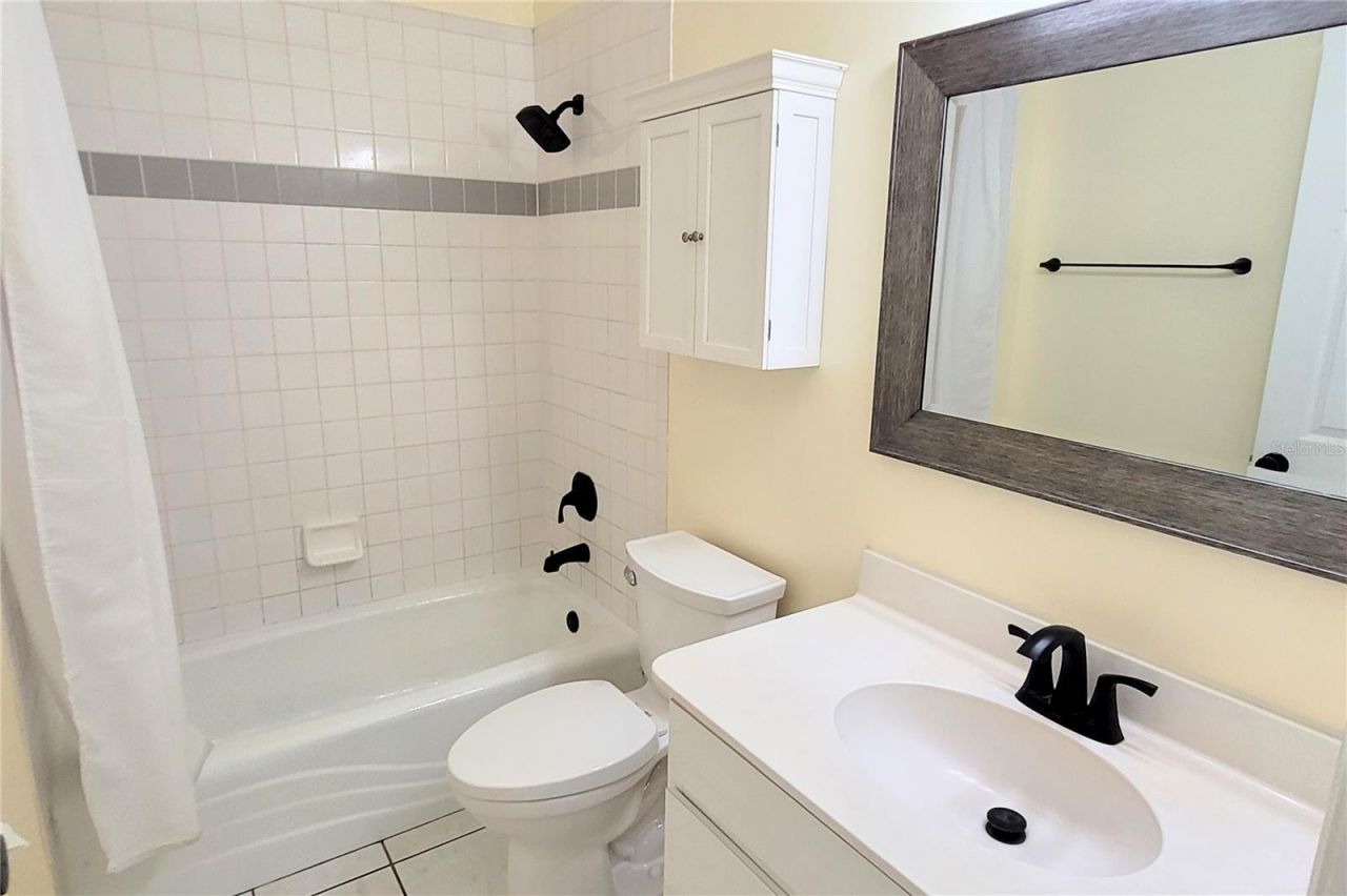 2354 Tami Sola Street, Sarasota, FL 34237 Photo