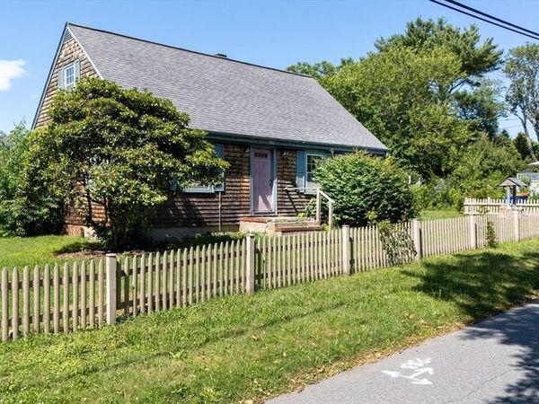 24 Jesse St, Fairhaven, MA 02719
