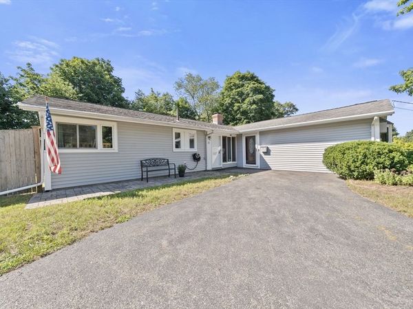 11 Nichols Road, Peabody, MA 01960