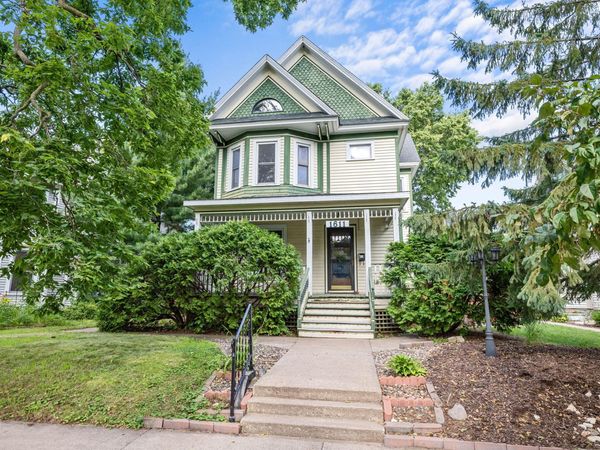 1611 Wood St, La Crosse, WI 54603